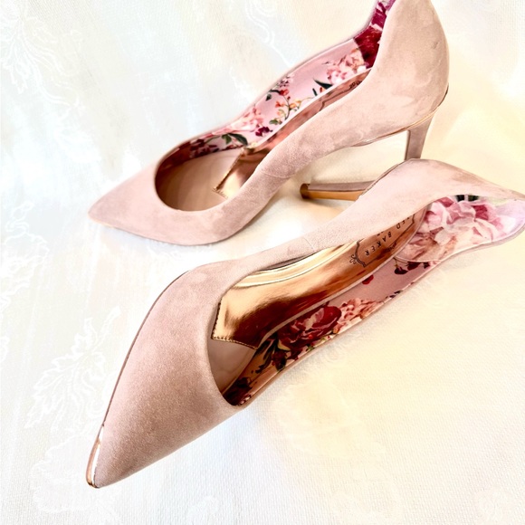 Elegant Pink Suede Women's Heels - Picture 4 of 12